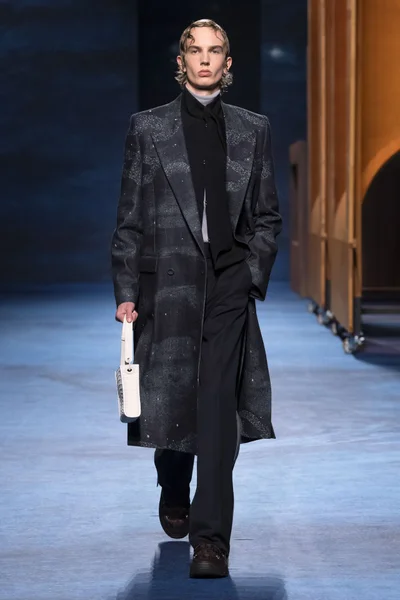 Look 33